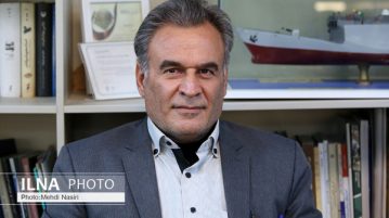 ما بازنشستگان حمایت قاطع خود را از نمایندگان کارگری شورایعالی کار که قرار است برای دستمزد چانهزنی کنند، اعلام میکنیم: